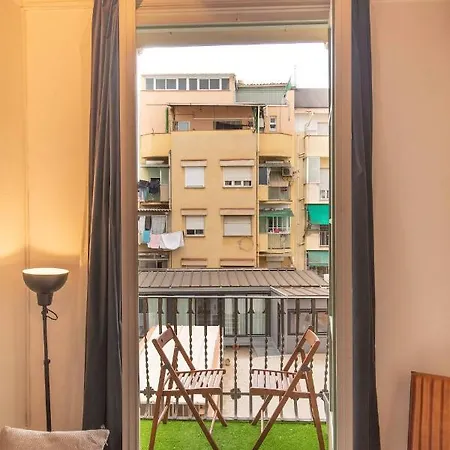 21per1020 - Cozy In De Gracia Apartment